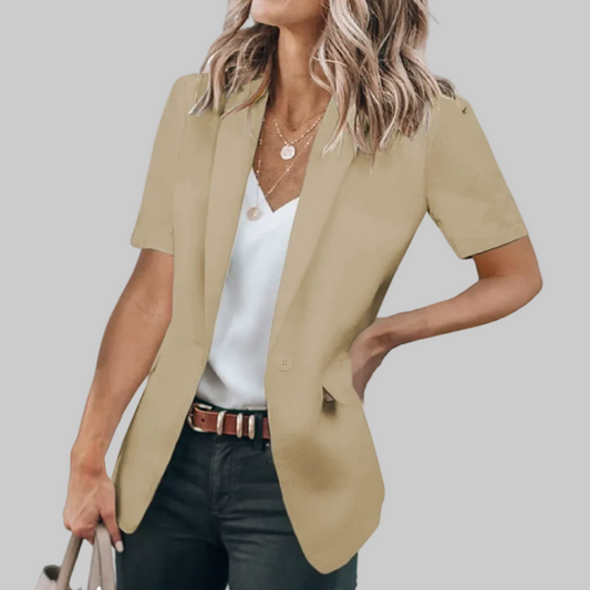 BLAZER INFORMAL DE MANGA CORTA CON ACABADO FLUIDO