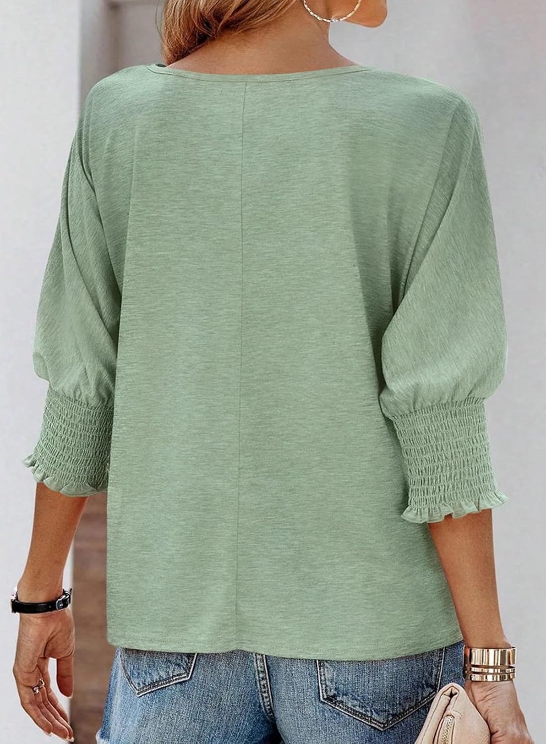 BLUSA SENCILLA CON ESCOTE REDONDO