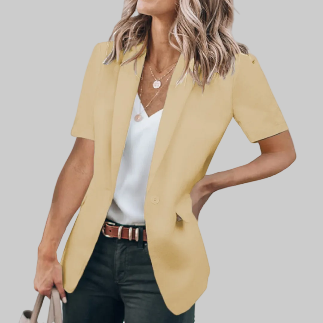 BLAZER INFORMAL DE MANGA CORTA CON ACABADO FLUIDO