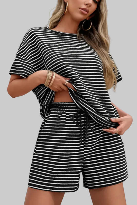 CONJUNTO DE ROPA DE ESTAR POR CASA A RAYAS CON CORDÓN